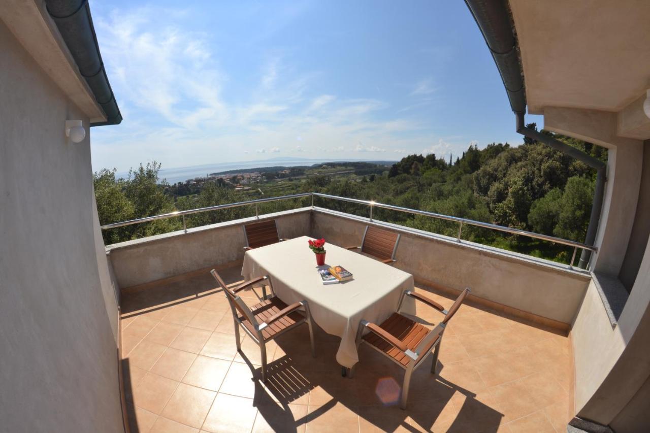 Ribaricevi Dvori Appartement Banjol Buitenkant foto